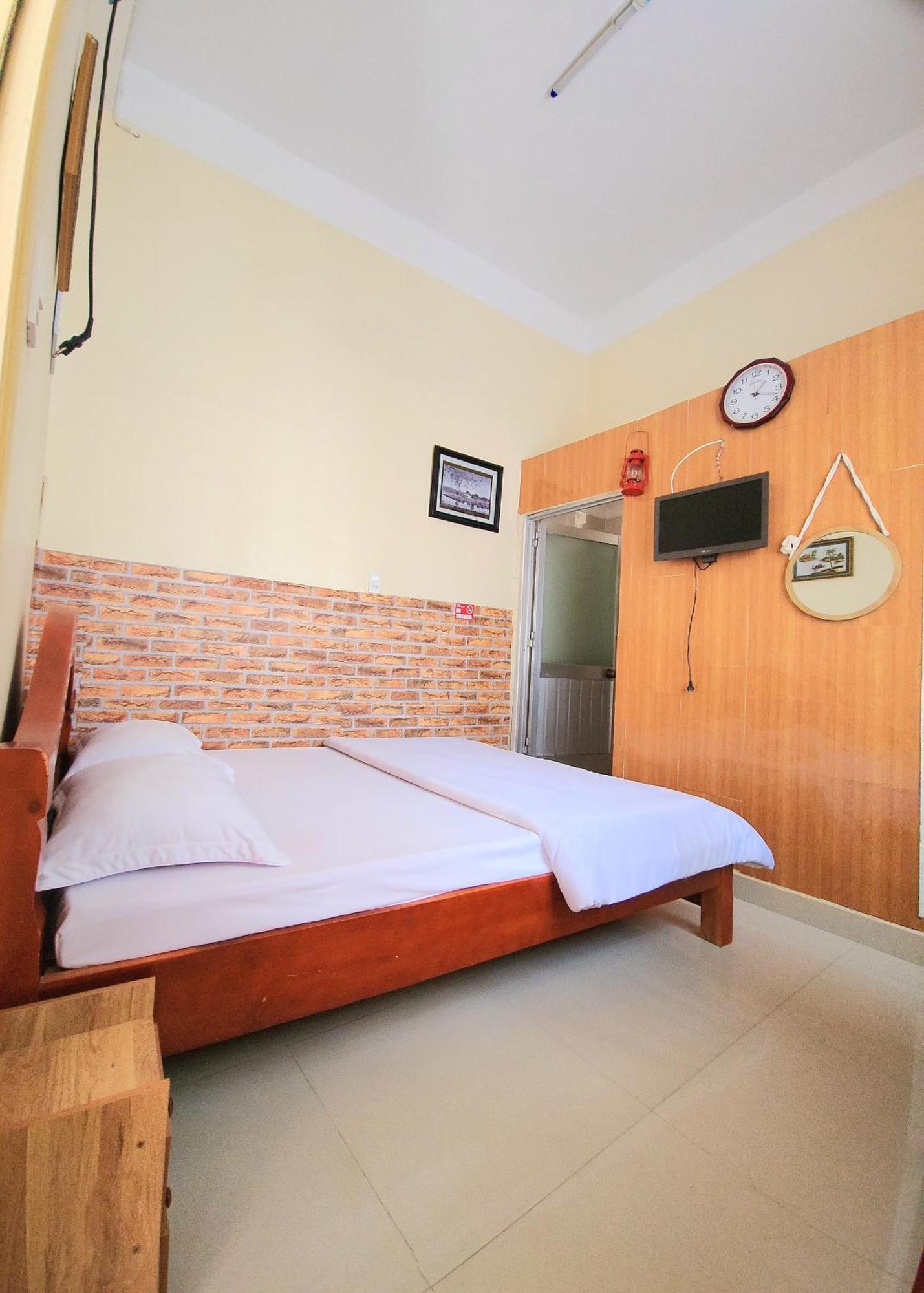 Binh Dao Hotel - Khach San Ngay Trung Tam Gia Re Далат Екстер'єр фото